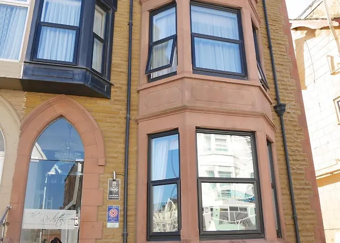 Redstone GuesthouseAirport Hotel