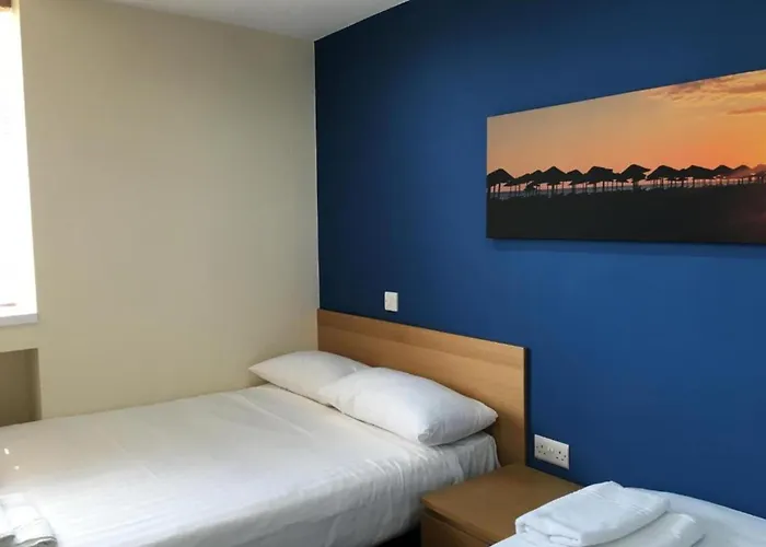 Oyo Wave CrestAirport Hotel